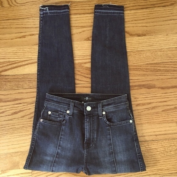 7 For All Mankind The Abby Black High Rise Front Seam Split Raw Hem Skinny Jeans - Picture 5 of 16